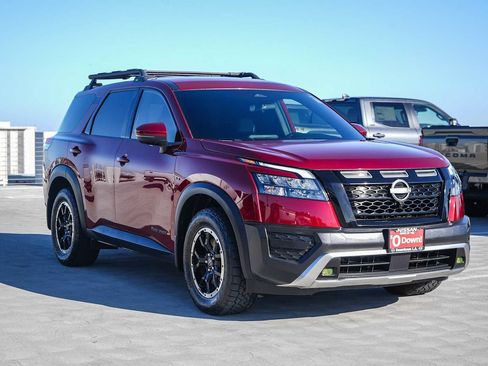 Used 2024 Nissan Pathfinder Rock Creek AWD/4WD image 3
