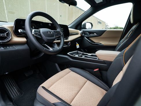 New 2026 Chevrolet Equinox ACTIV w/ Convenience Package III image 14