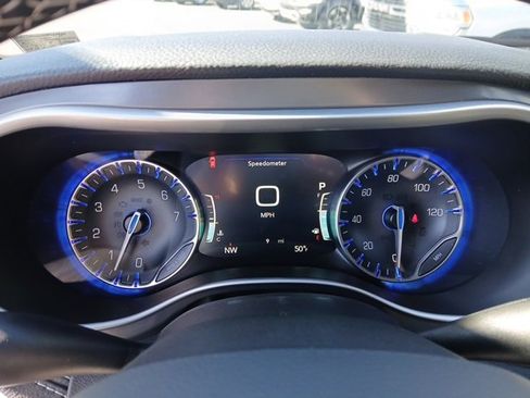 New 2026 Chrysler Pacifica Select image 32