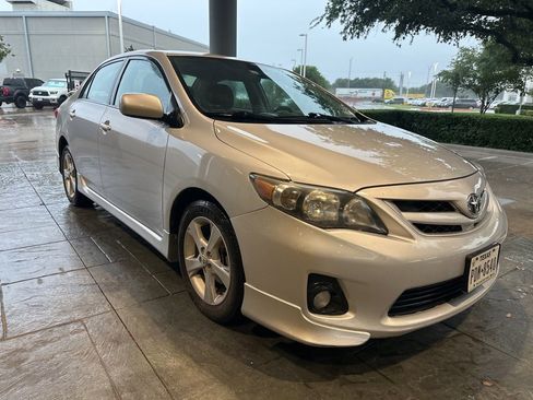 Used 2013 Toyota Corolla S FWD image 2