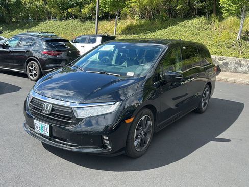 Used 2022 Honda Odyssey Elite image 2