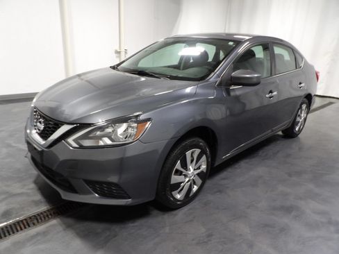 Used 2019 Nissan Sentra S w/ Exterior Package FWD image 3