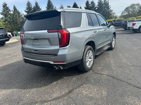 Used 2025 GMC Yukon Denali AWD/4WD image 4