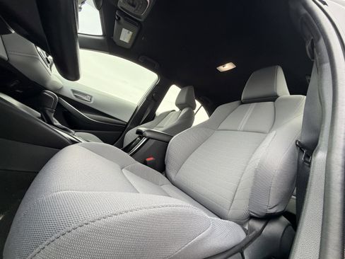 Used 2025 Toyota Corolla SE image 25