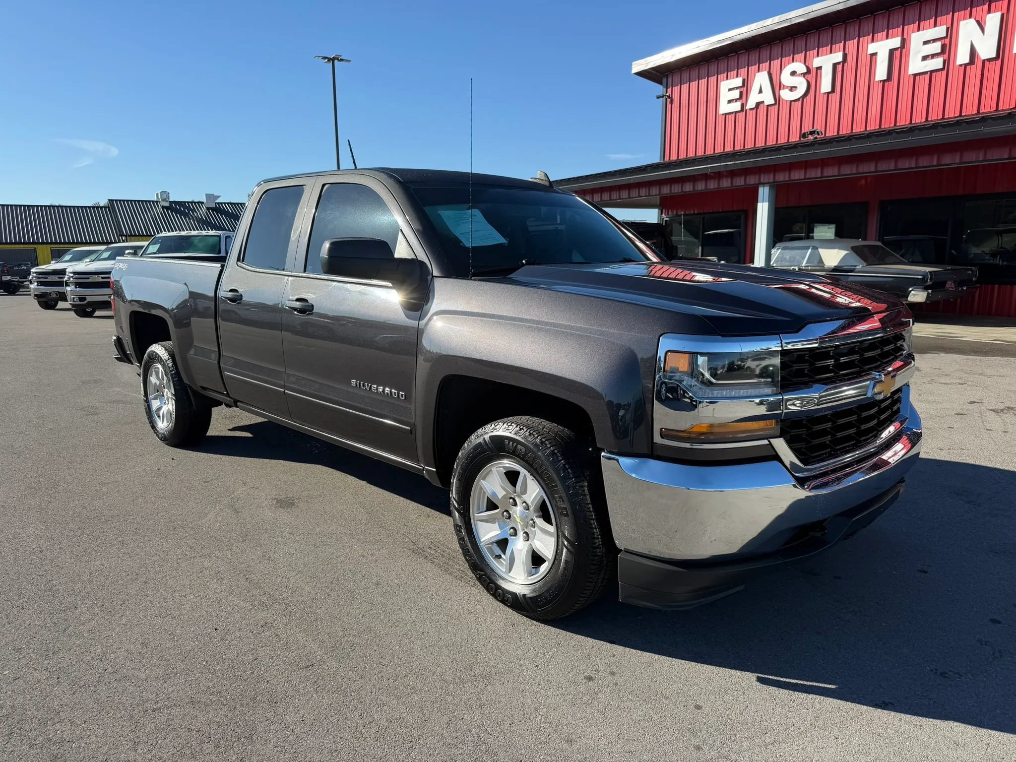 Used 2016 Chevrolet Silverado 1500 LT w/ Trailering Package AWD/4WD image 1