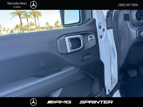 Used 2022 Jeep Wrangler Unlimited Sahara w/ LED Lighting Group AWD/4WD image 13