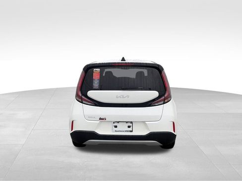 Used 2025 Kia Soul LX w/ LX Technology Package FWD image 5