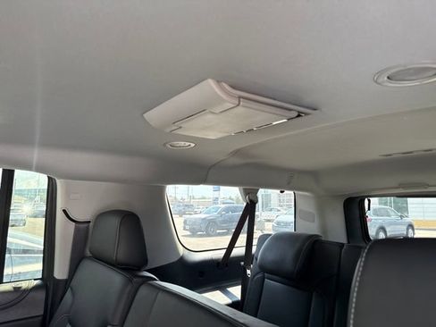 Used 2018 Chevrolet Suburban LT AWD/4WD image 22