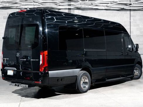 Used 2021 Mercedes-Benz Sprinter 3500 image 3