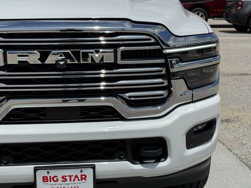 Used 2025 RAM 2500 Laramie AWD/4WD image 5