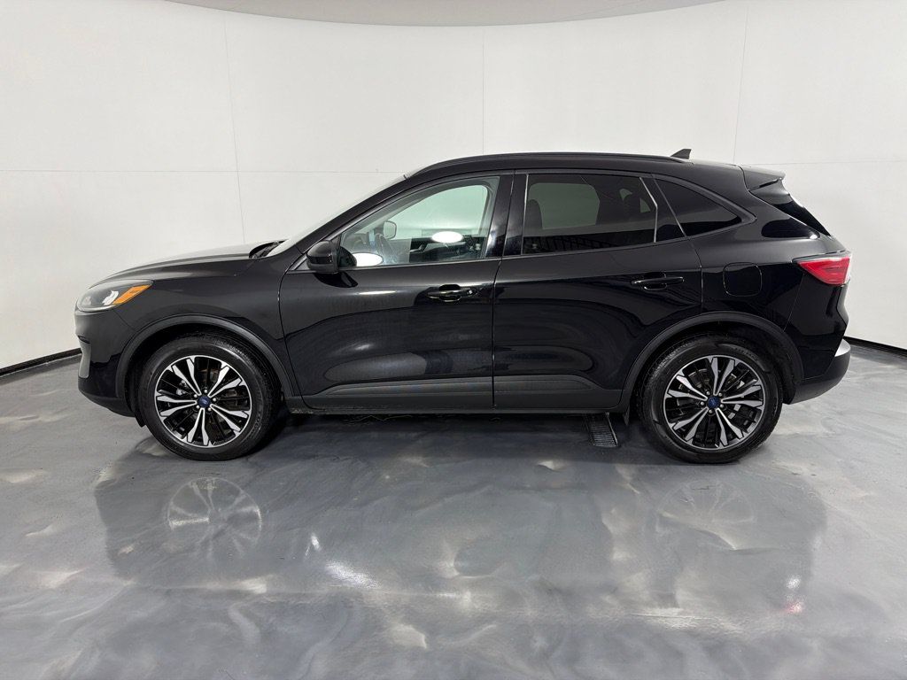 Used 2021 Ford Escape SE w/ SE Sport Appearance Package AWD/4WD image 8