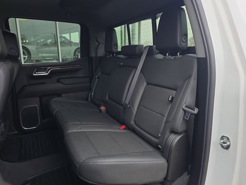 Used 2023 Chevrolet Silverado 1500 LT w/ Leather Package image 32