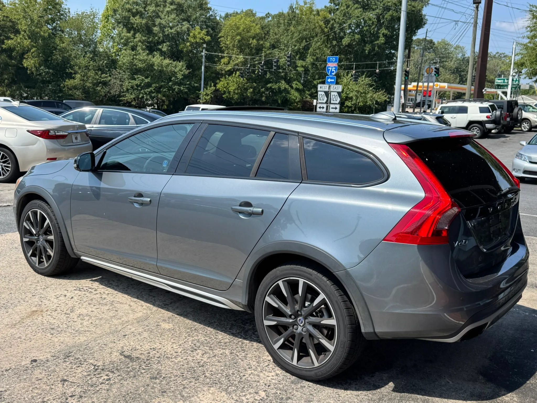Used 2016 Volvo V60 T5 Cross Country w/ Convenience Package AWD/4WD image 5