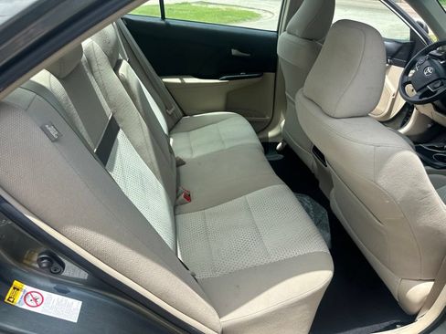 Used 2014 Toyota Camry LE FWD image 12