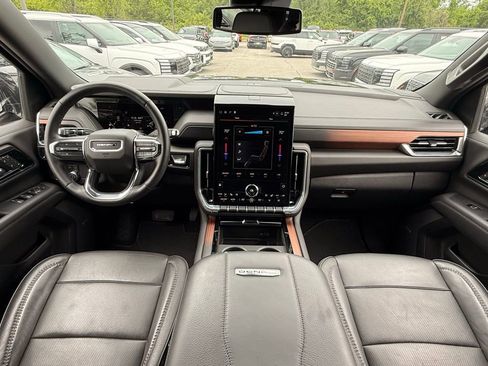 Used 2025 GMC Yukon XL Denali AWD/4WD image 29