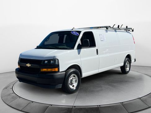 Used 2022 Chevrolet Express 2500 Extended w/ Driver Convenience Package image 3
