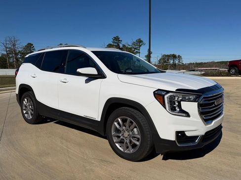 Used 2024 GMC Terrain SLT w/ Infotainment Package II image 7