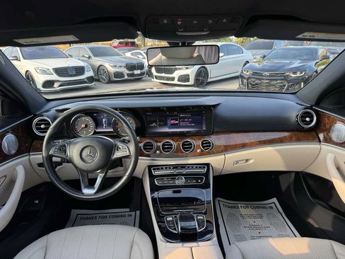 Used 2017 Mercedes-Benz E 300 4MATIC image 21