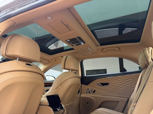 Used 2021 Bentley Flying Spur W12 AWD/4WD image 31