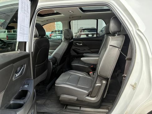 Used 2020 Chevrolet Traverse High Country FWD image 3