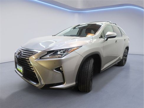 Used 2018 Lexus RX 450hL Luxury image 3