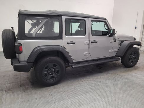 Used 2018 Jeep Wrangler Unlimited Sport AWD/4WD image 10