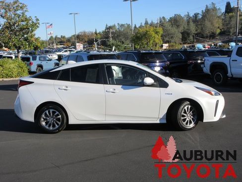Certified 2021 Toyota Prius Limited image 3