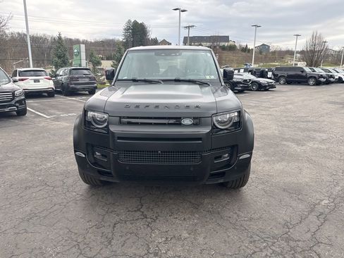 Used 2024 Land Rover Defender 110 X-Dynamic SE image 8