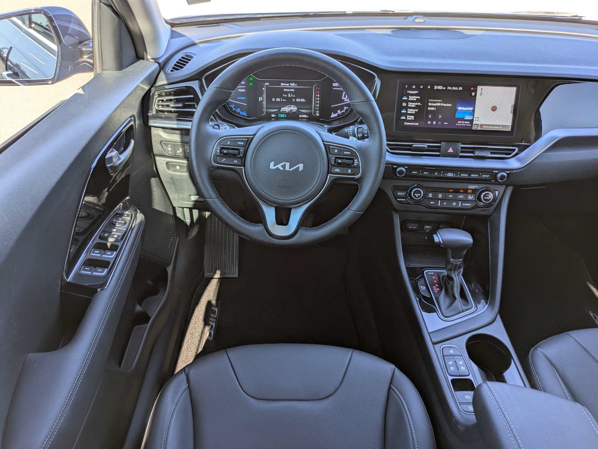 Certified 2022 Kia Niro EX Premium FWD image 16