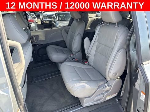 Used 2019 Toyota Sienna XLE FWD image 14