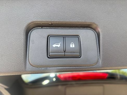 Used 2026 Nissan Rogue SL FWD image 24