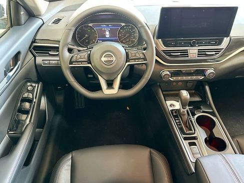 New 2025 Nissan Altima 2.5 SR w/ SR Premium Package image 17
