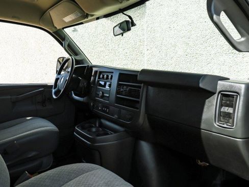 Used 2021 Chevrolet Express 2500 w/ Driver Convenience Package image 18