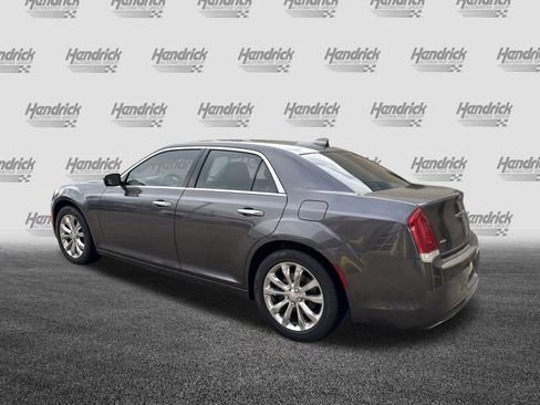 Used 2018 Chrysler 300 Limited w/ Harman/Kardon Audio Group image 8