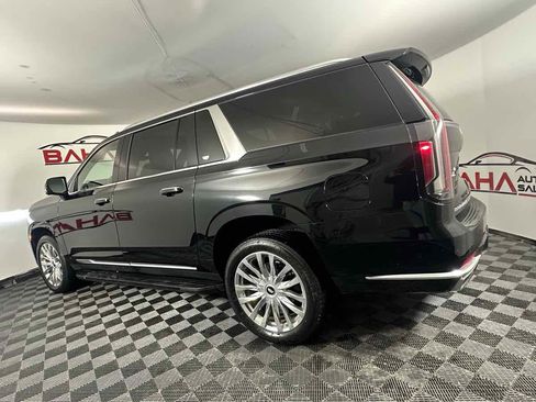Used 2022 Cadillac Escalade ESV Premium Luxury image 6