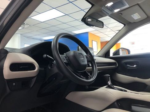 Used 2024 Honda HR-V LX image 9