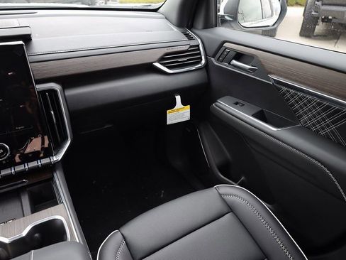 New 2026 GMC Acadia Denali w/ Super Cruise Package FWD image 21