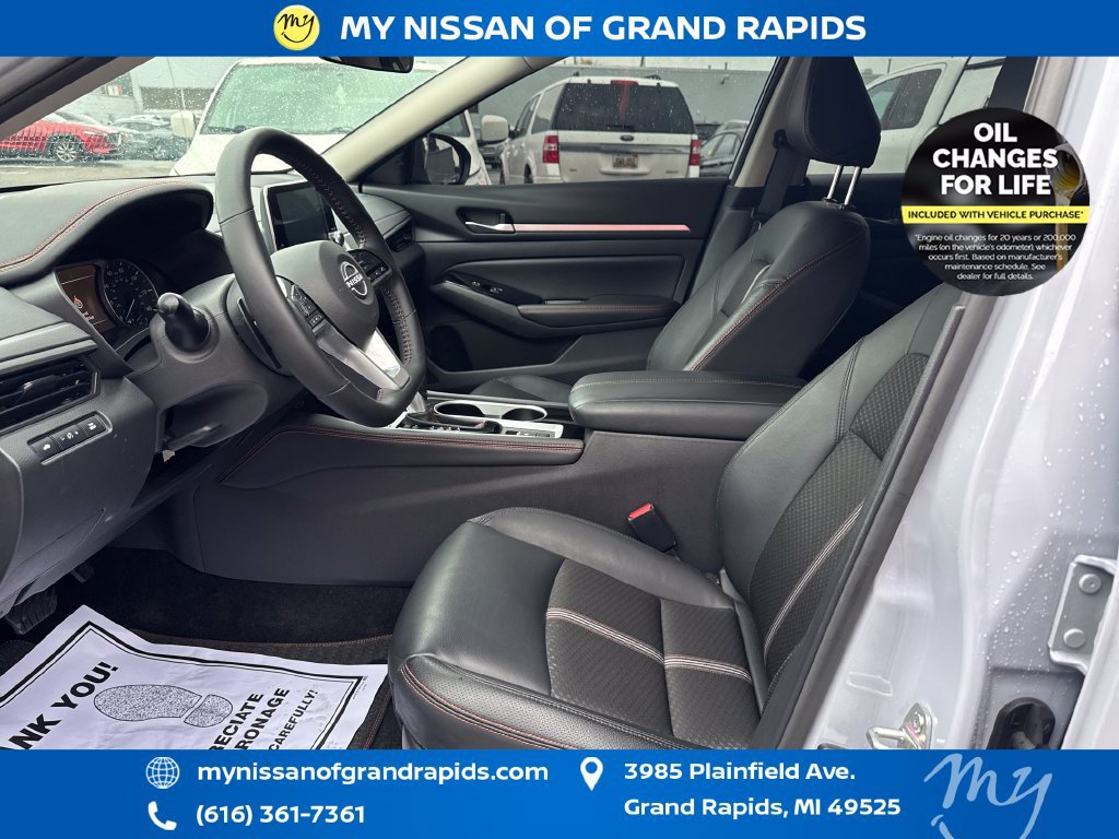 Used 2025 Nissan Altima 2.5 SR AWD/4WD image 10