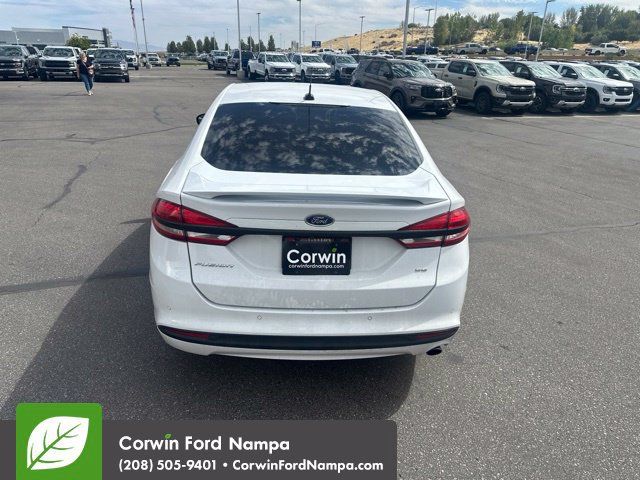 Used 2018 Ford Fusion SE w/ Fusion SE Technology Package FWD image 6