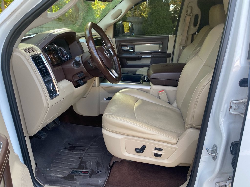 Used 2015 RAM 1500 Laramie w/ Convenience Group AWD/4WD image 9