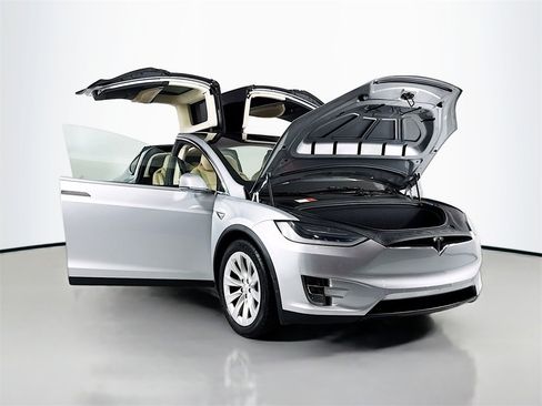Used 2017 Tesla Model X 100D image 23