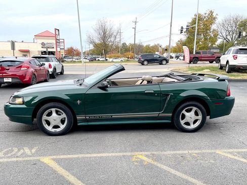 Used 2001 Ford Mustang Premium image 5