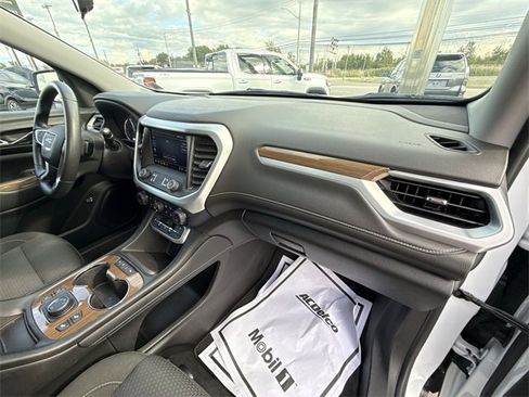 Certified 2023 GMC Acadia SLE w/ Driver Convenience Package image 27