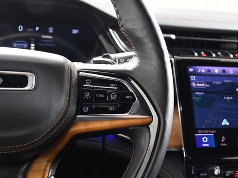 Used 2023 Jeep Grand Cherokee L Summit image 29