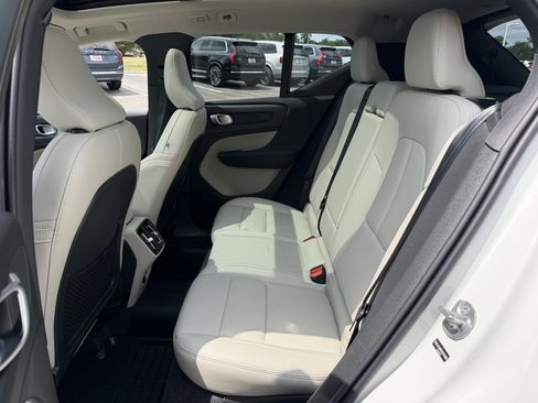 Used 2026 Volvo XC40 B5 Ultra w/ Protection Package Premier AWD/4WD image 11