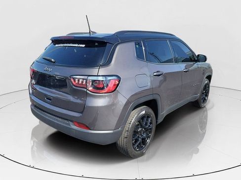 Used 2024 Jeep Compass Latitude w/ Convenience Group AWD/4WD image 33