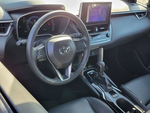 Used 2024 Toyota Corolla Cross AWD Hybrid w/ Convenience Package image 5