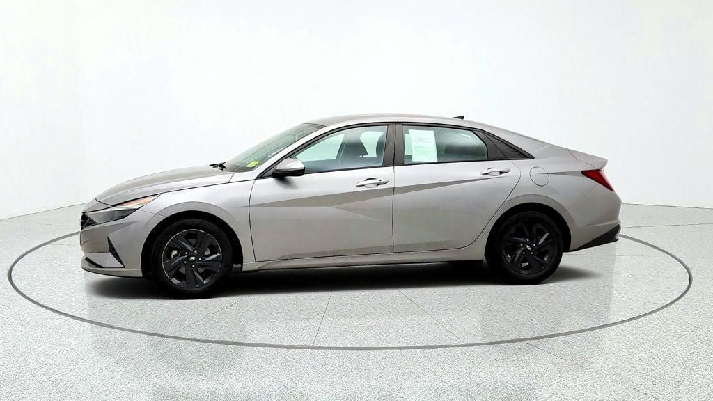 Used 2021 Hyundai Elantra SEL w/ Convenience Package FWD image 8