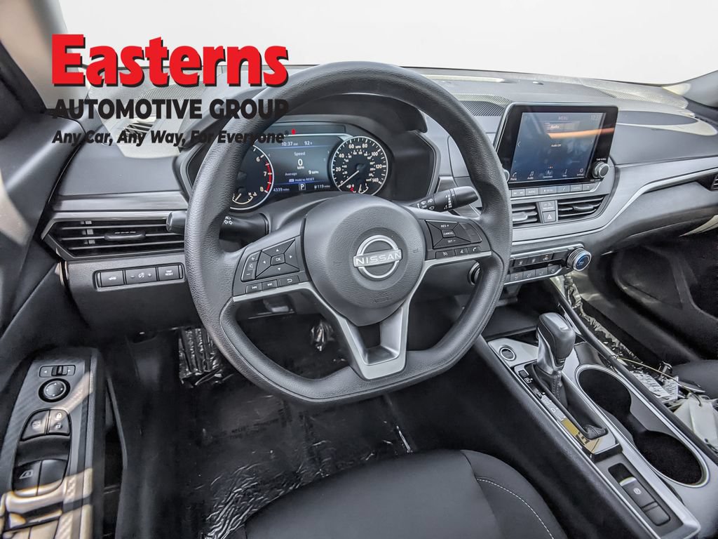 Used 2024 Nissan Altima 2.5 SV AWD/4WD image 10