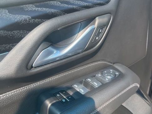 Used 2024 GMC Yukon XL Denali w/ Denali Reserve Package image 14